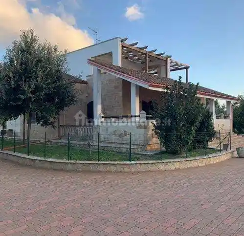 Villa in vendita a Lequile