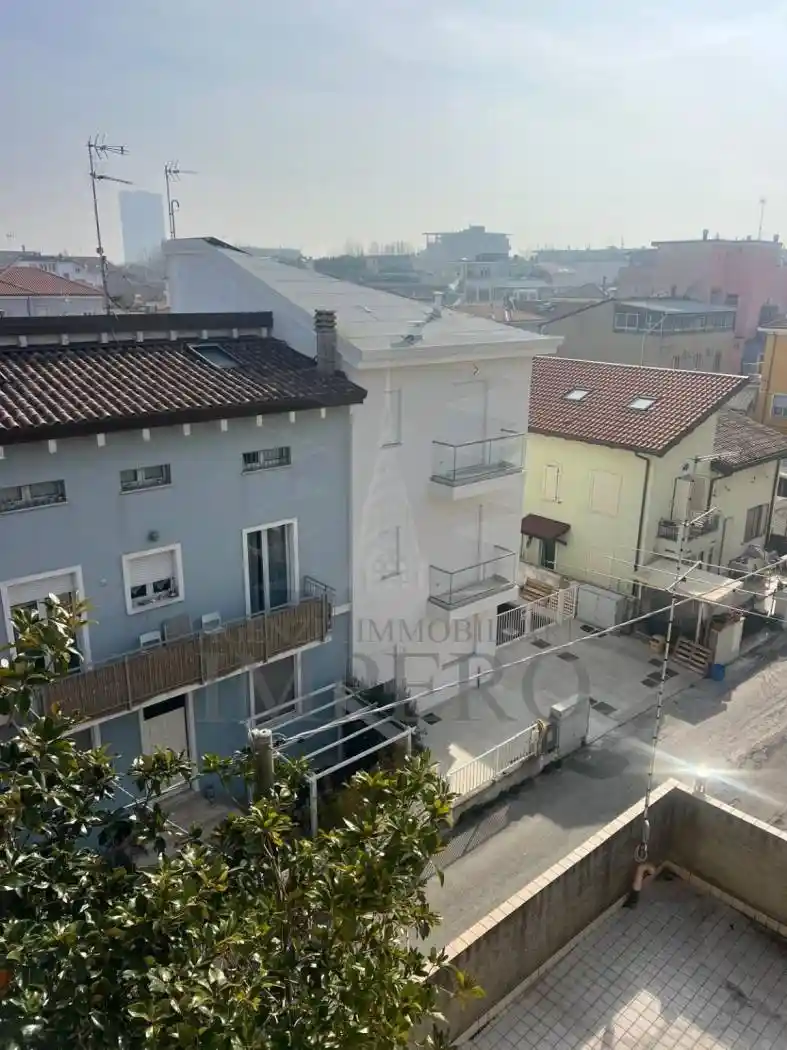 Palazzo - Edificio in vendita a Rimini