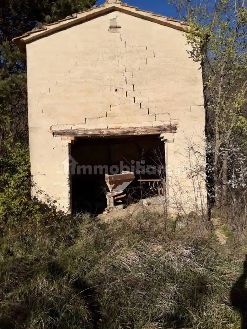 Rustico - Casale in vendita a Tolentino