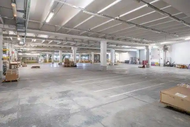 Palazzo - Edificio in Affitto - foto 4