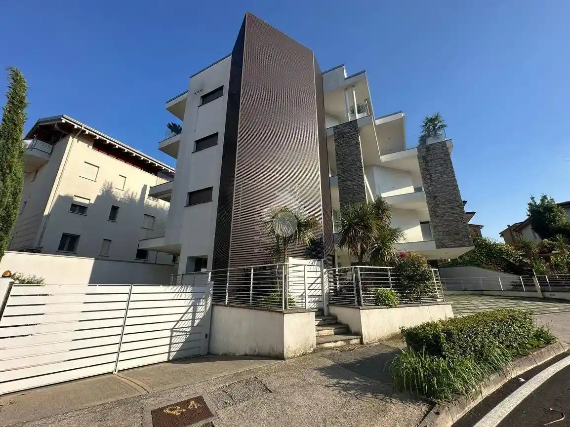 Appartamento in vendita a Desenzano del Garda