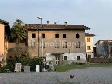 Palazzo - Stabile in vendita a Dalmine