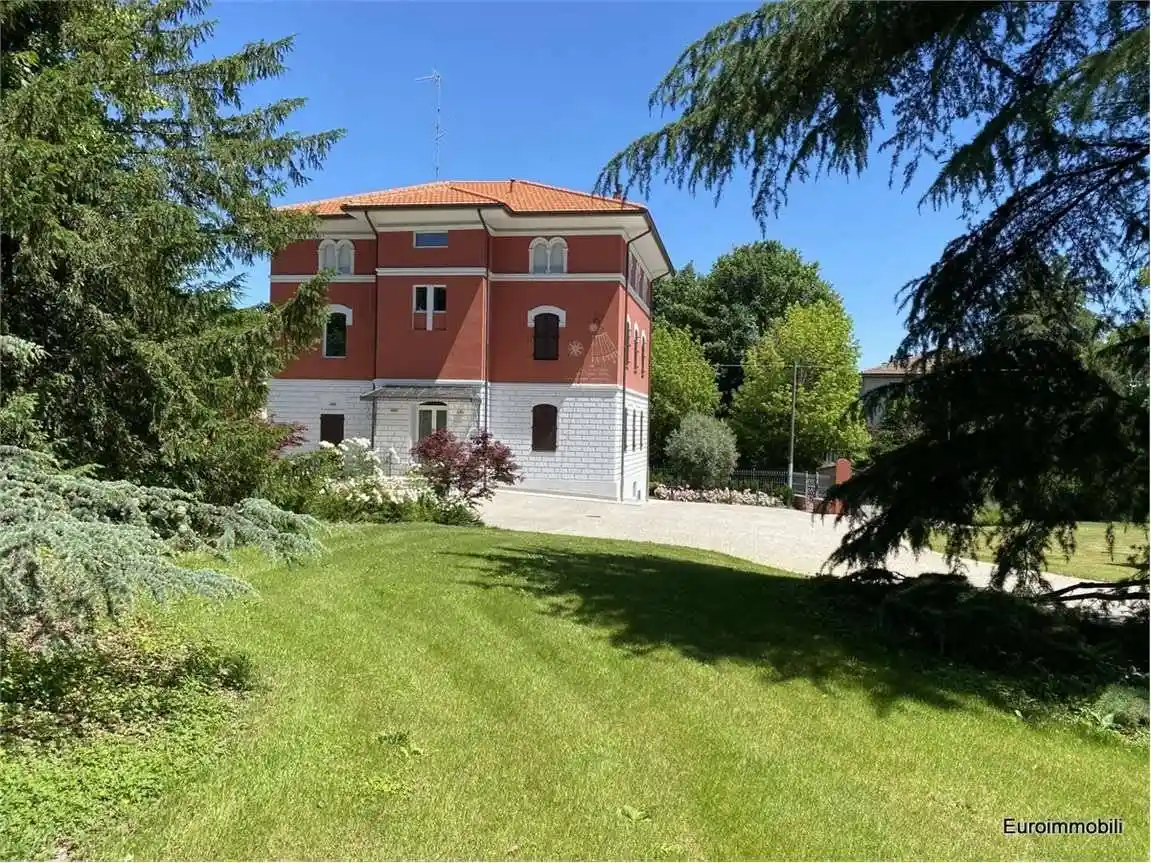 Villa in vendita a Traversetolo