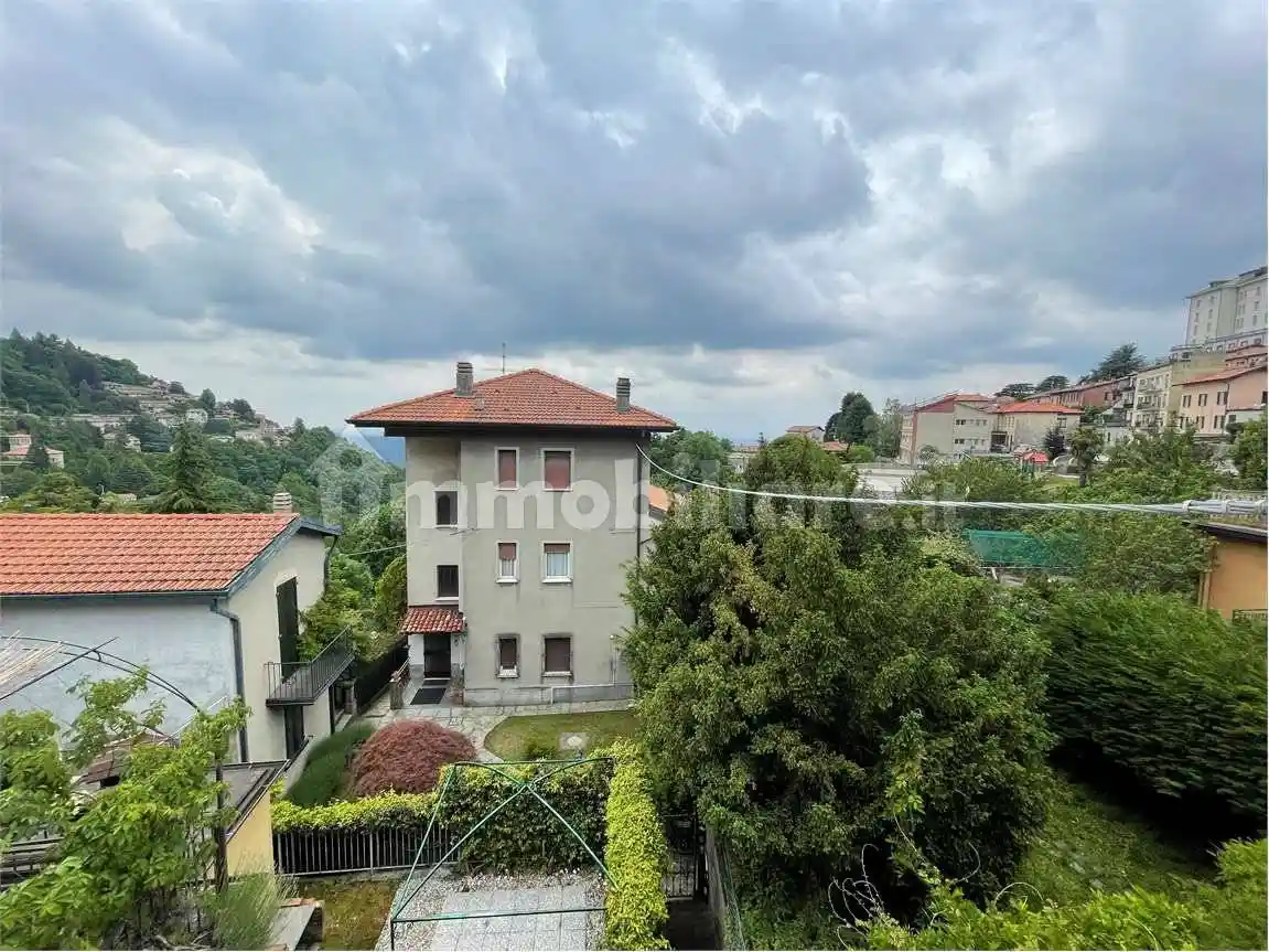 Appartamento in vendita a Brunate