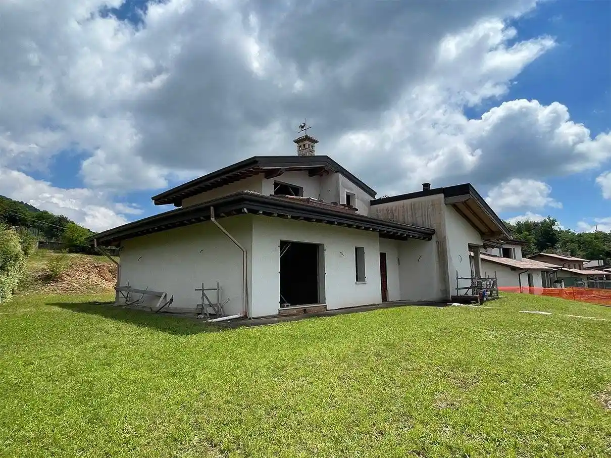 Villa in vendita a Brione