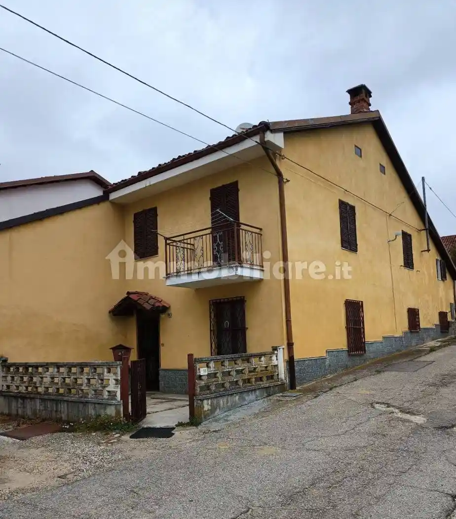 Casa indipendente in vendita a Ferrere