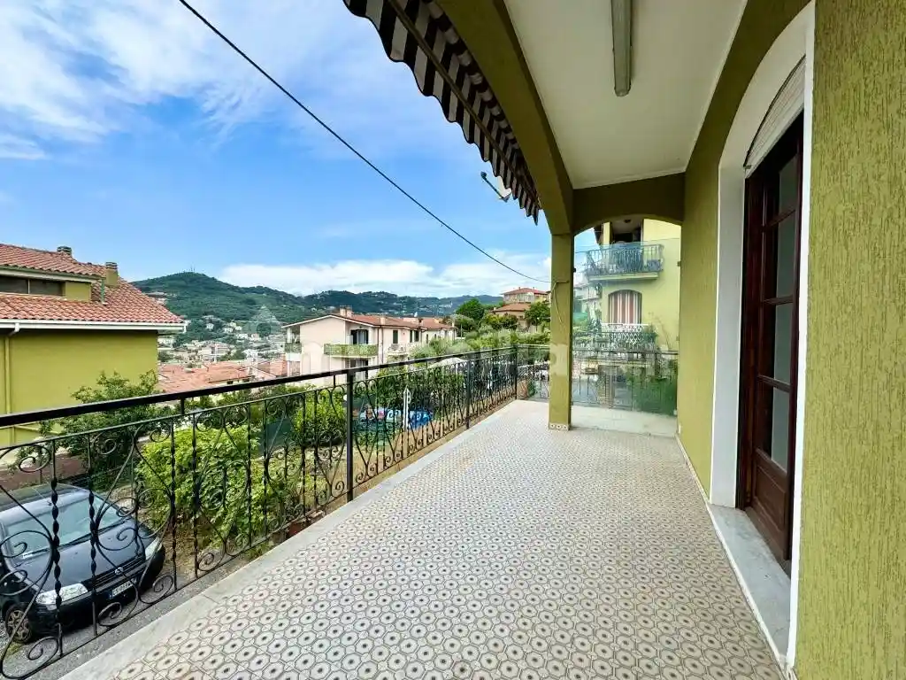 Appartamento in affitto a Imperia