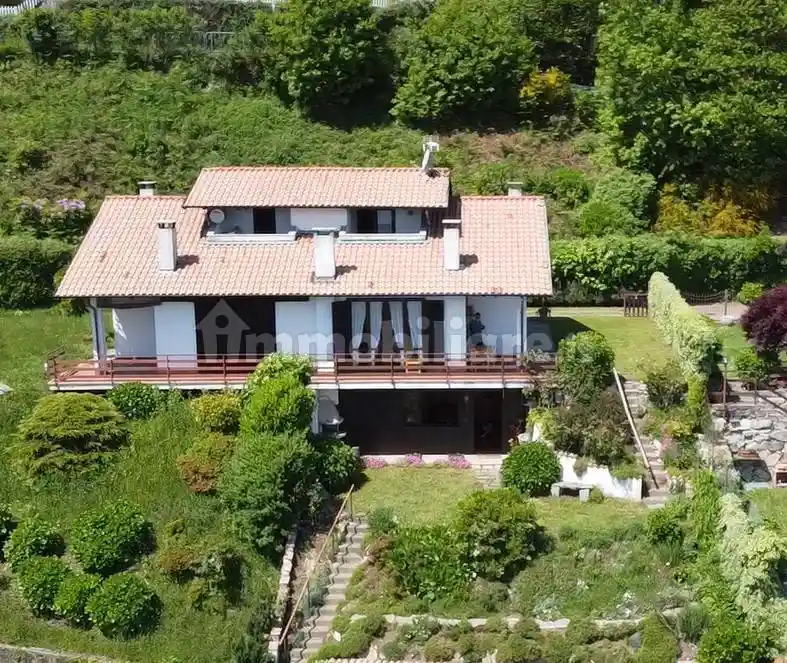 Villa in vendita a Massino Visconti