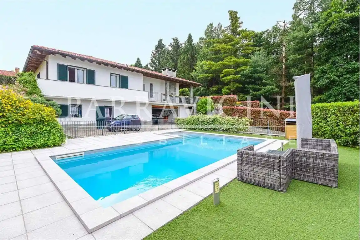 Villa in vendita a Albavilla