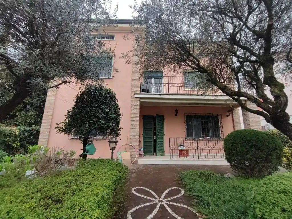 Villa in vendita a Viadana