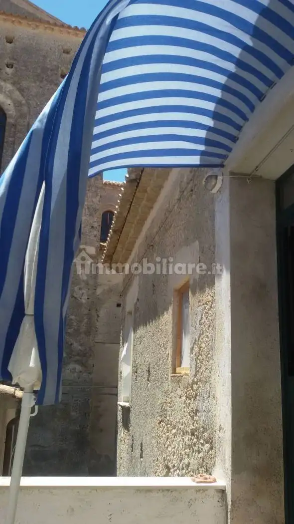 Appartamento in vendita a Gerace