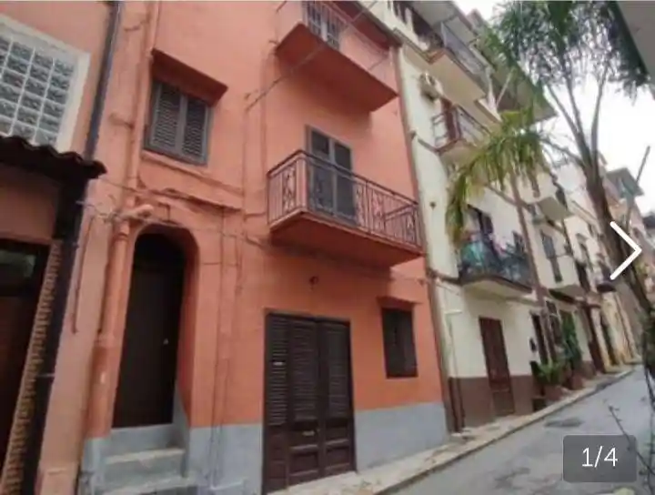 Palazzo - Edificio in vendita a Montelepre