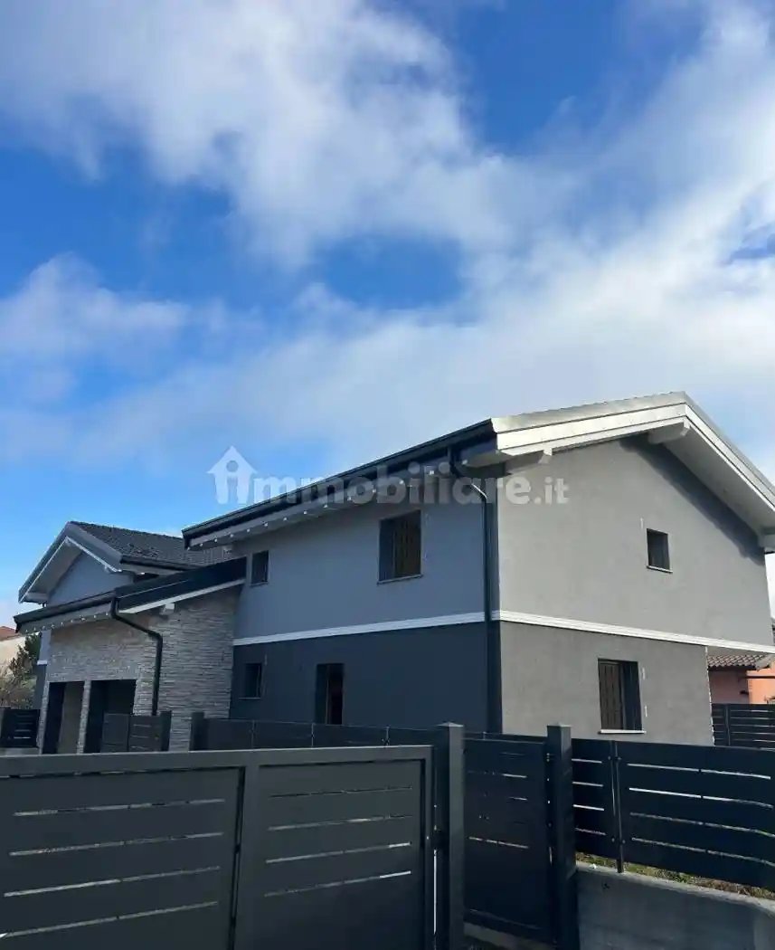 Villa in vendita a Fino Mornasco