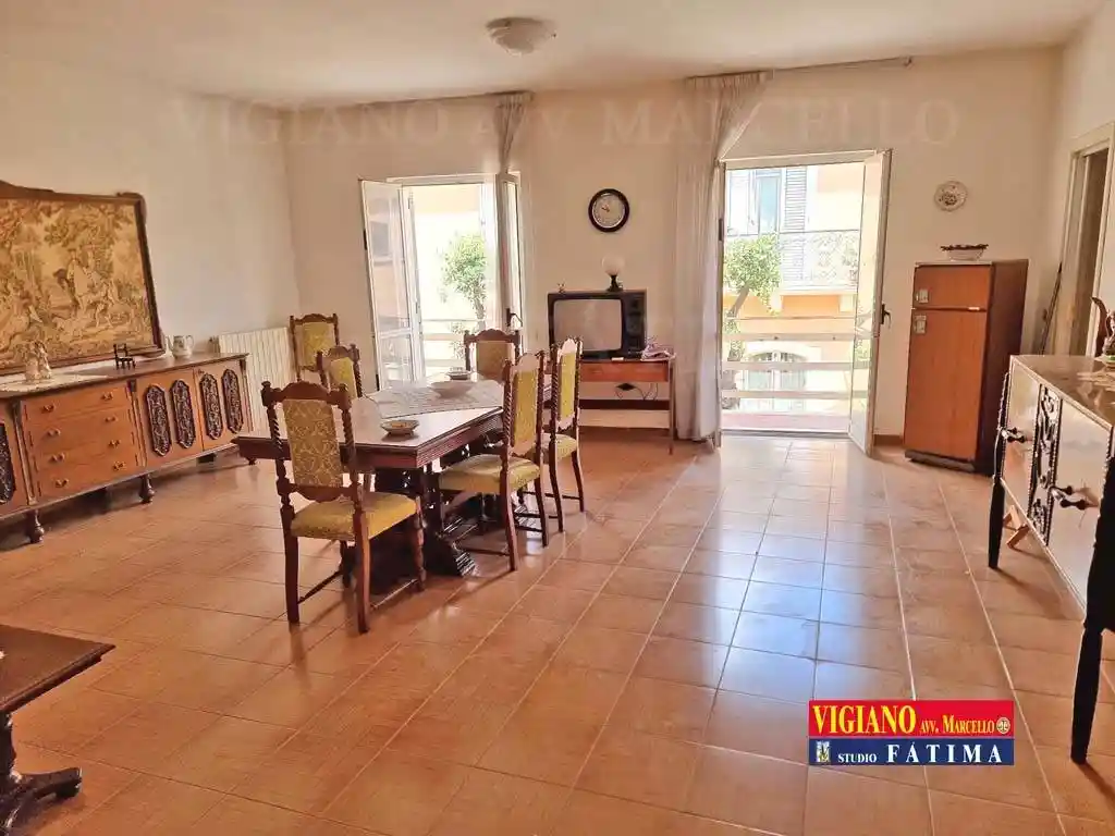 Trilocale via Basilio Leone 17, Castelluccio dei Sauri - foto 4