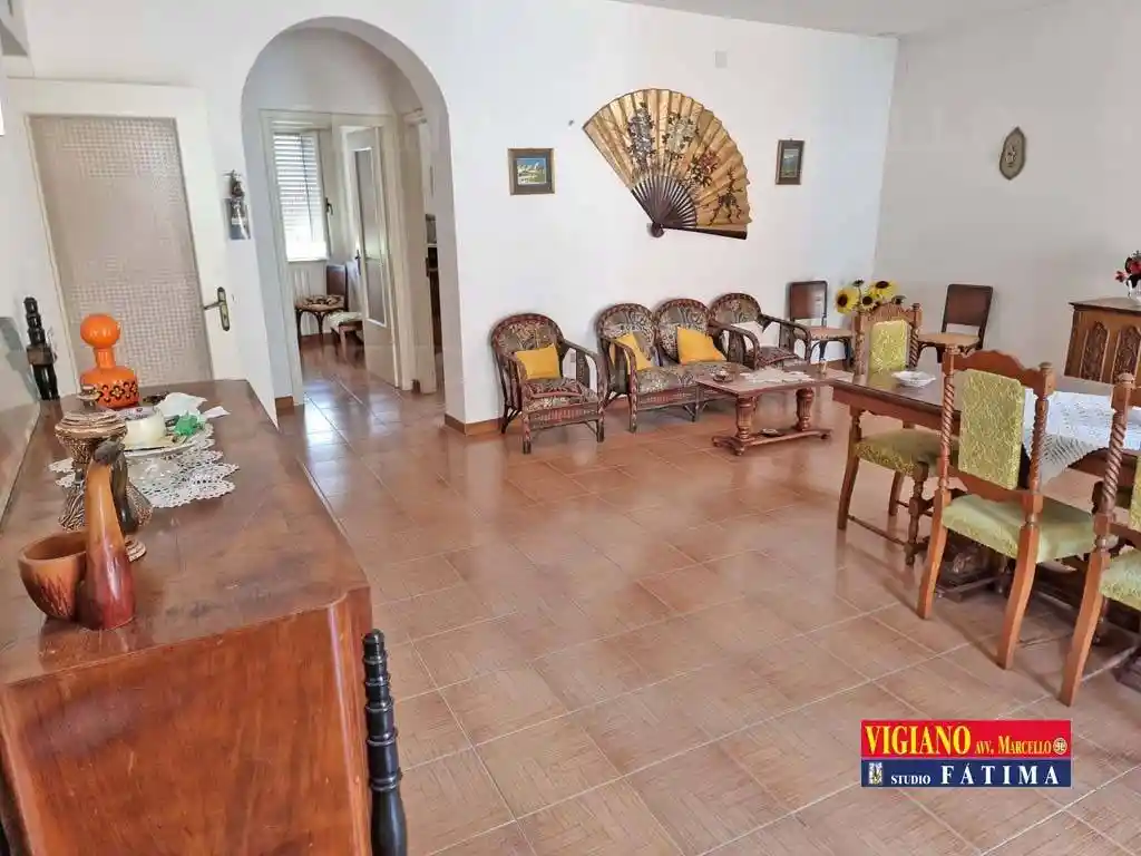 Trilocale via Basilio Leone 17, Castelluccio dei Sauri - foto 5