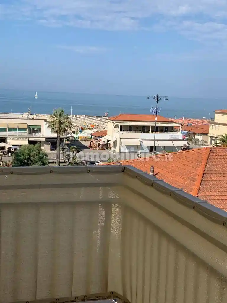 Appartamento in affitto a Viareggio