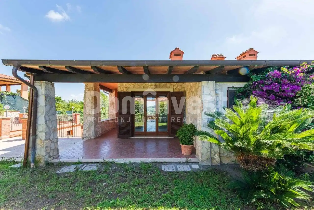 Villa in vendita a Fiumicino