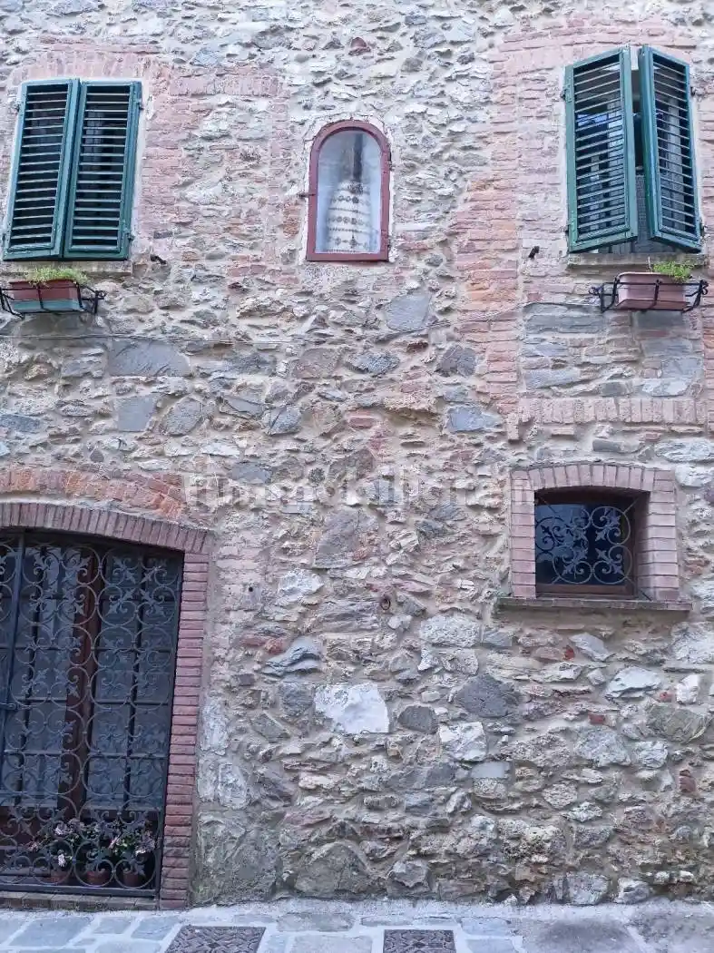 Appartamento in vendita a Montieri