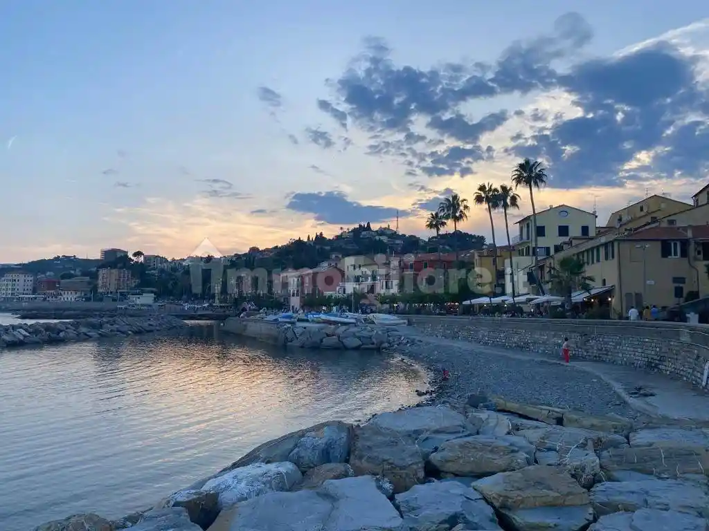 Appartamento in affitto a Imperia