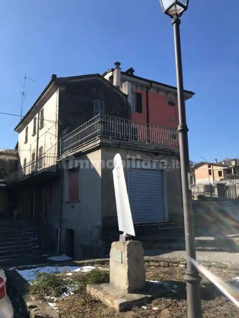 Casa indipendente in vendita a Travo