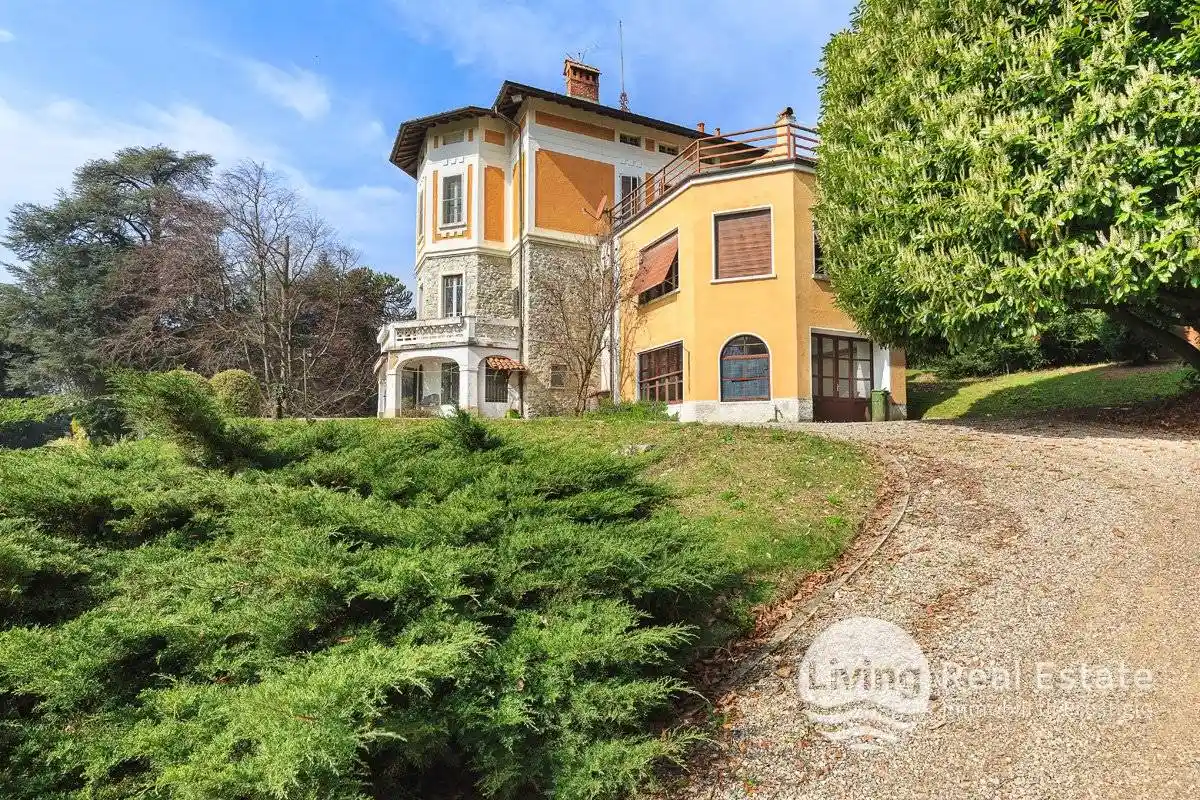 Villa in vendita a Varese