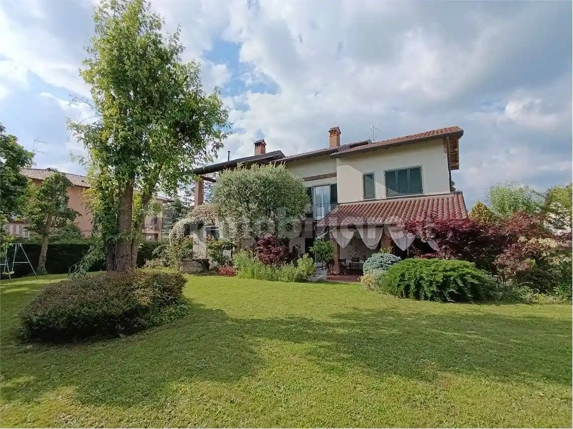 Villa in vendita a Paderno d'Adda