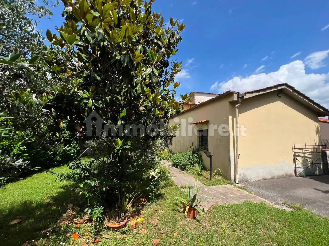 Casa indipendente in vendita a Prato