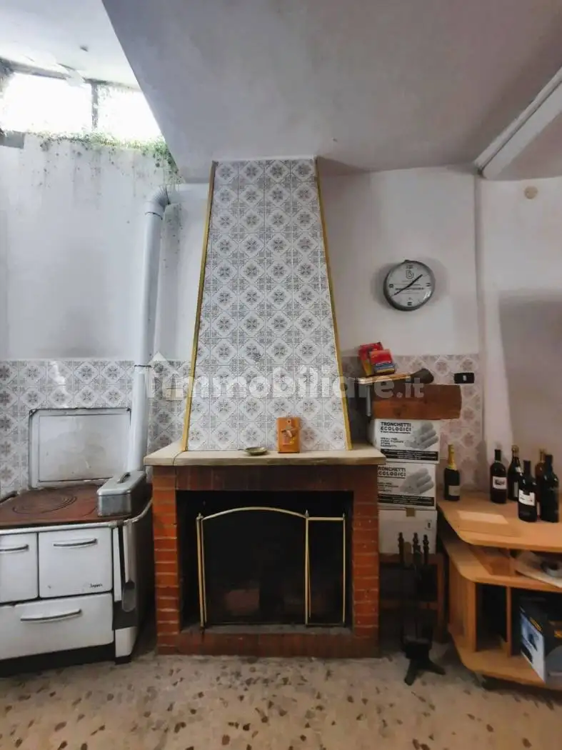 Trilocale via Giuseppe Garibaldi, Centro, Casperia - foto 3