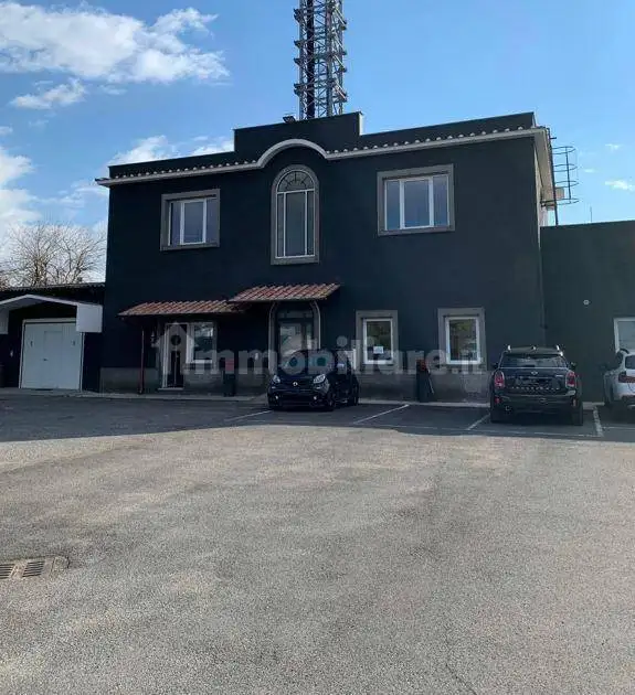 Palazzo - Edificio in vendita a Roma