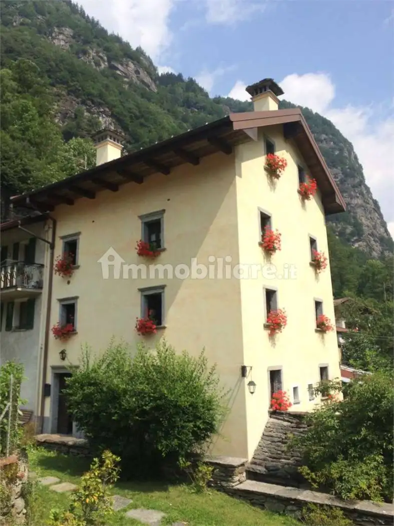 Palazzo - Edificio in vendita a Premia