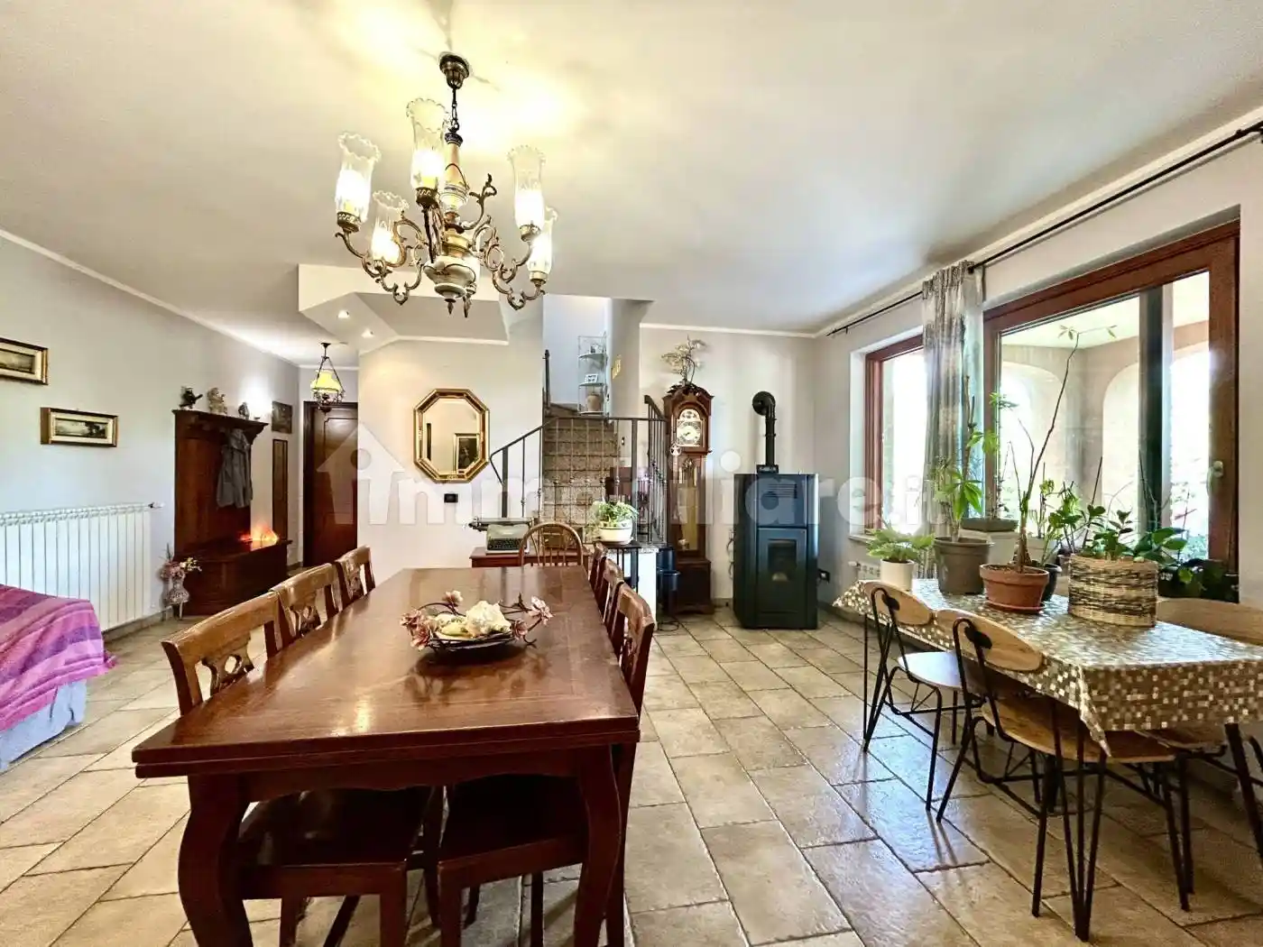 Villa in vendita a Alba