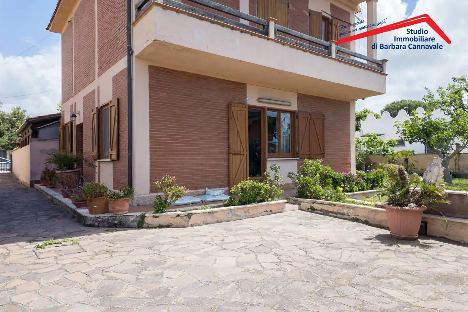 Villa bifamiliare in vendita a Roma