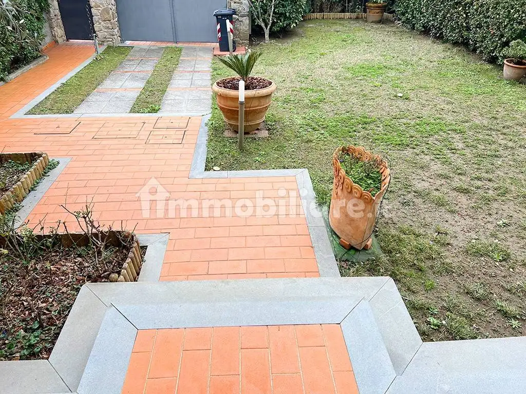 Villetta a schiera in vendita a Prato