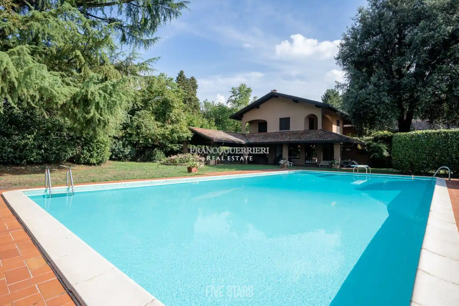 Villa in vendita a Monticello Brianza