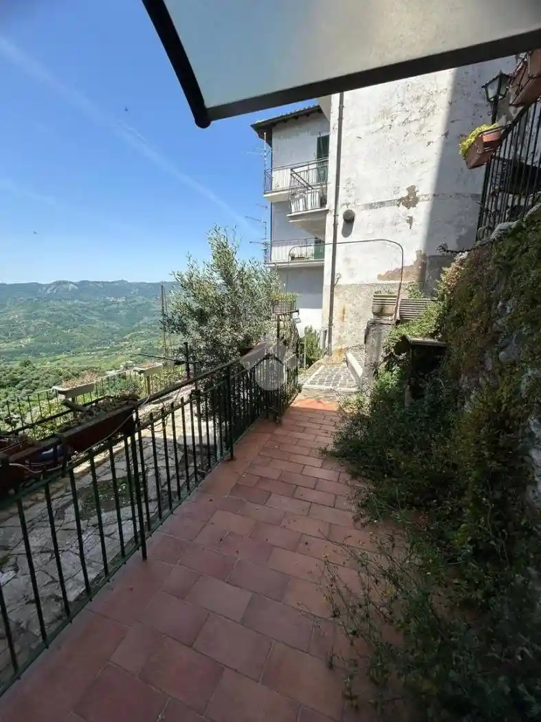 Appartamento in vendita a Olevano Romano