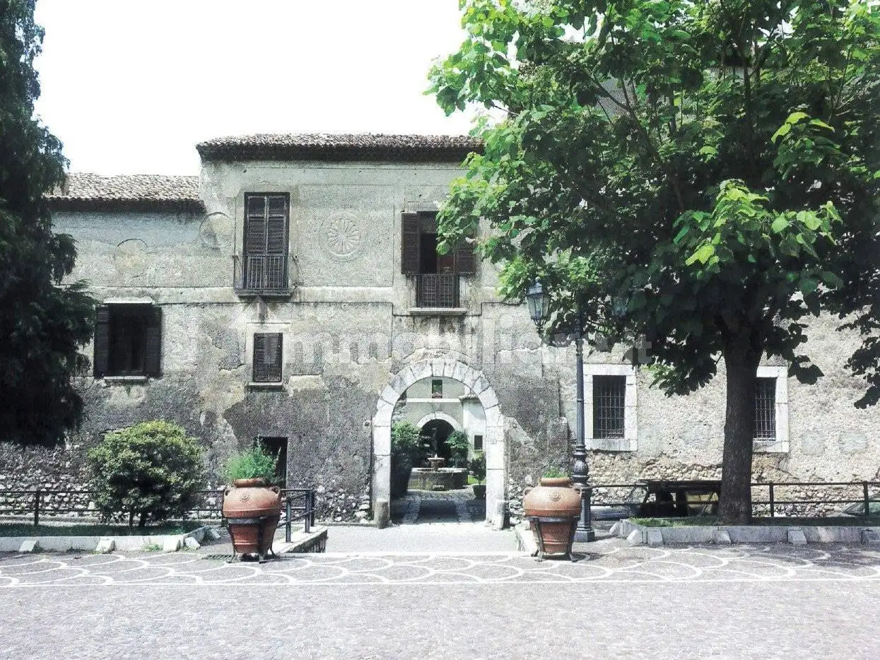 Palazzo - Edificio in Affitto - foto 2