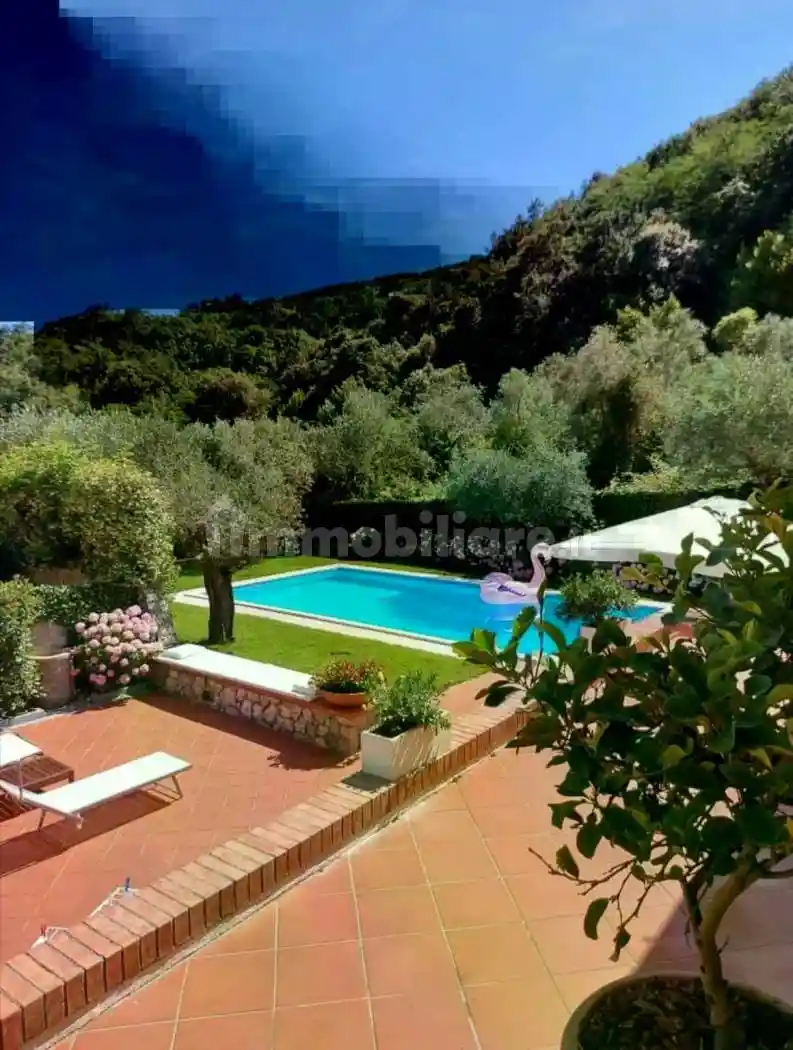 Villa in vendita a Ameglia