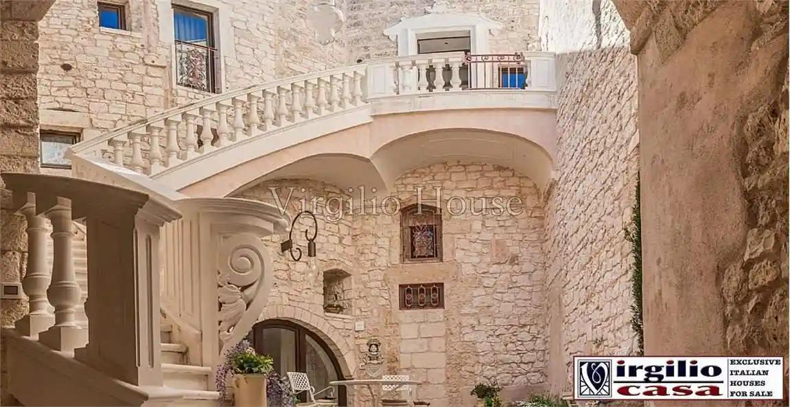 Palazzo - Edificio in vendita a Carovigno