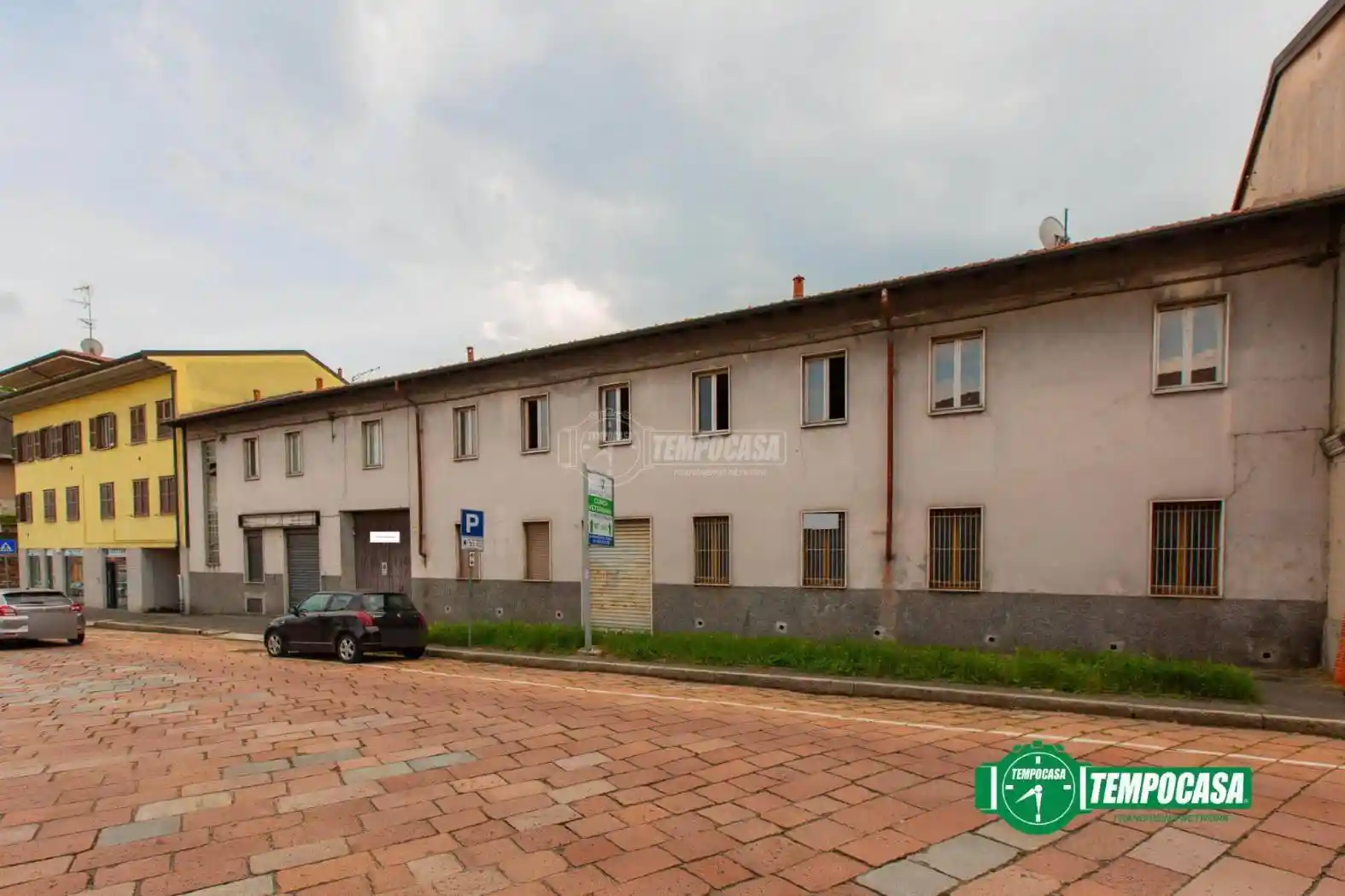 Palazzo - Edificio in vendita a Castellanza