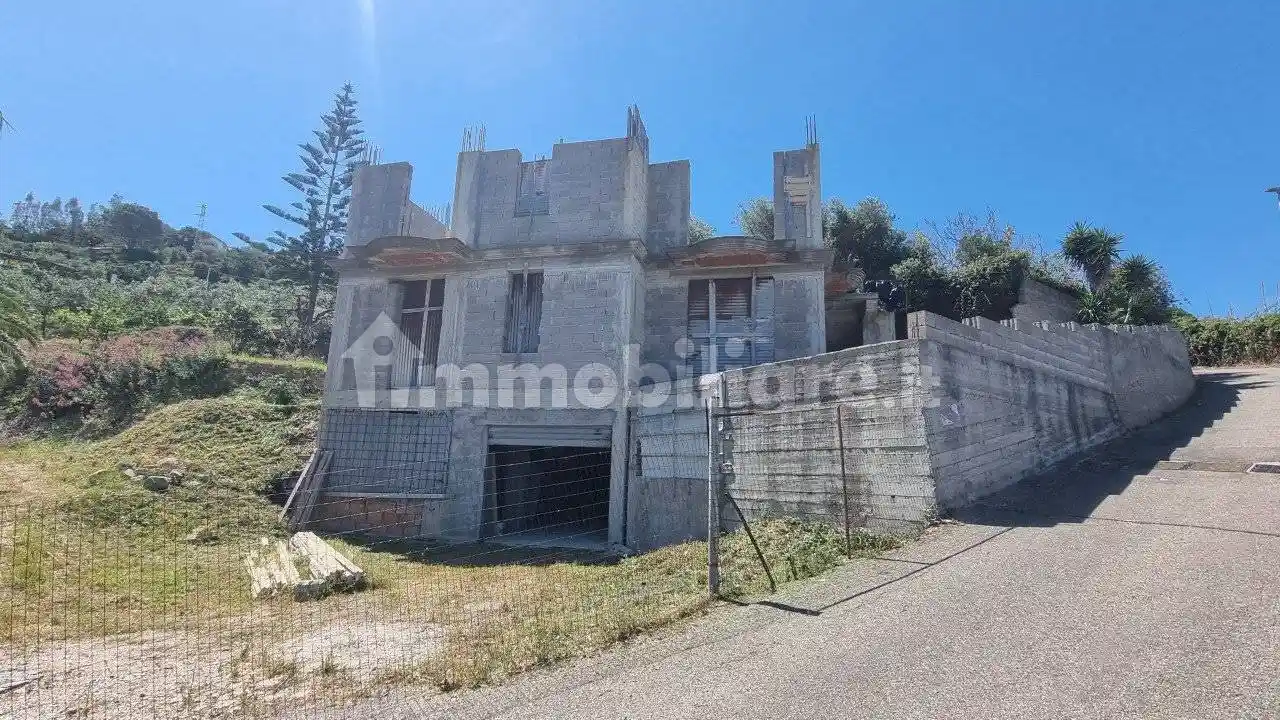 Palazzo - Edificio in vendita a Messina