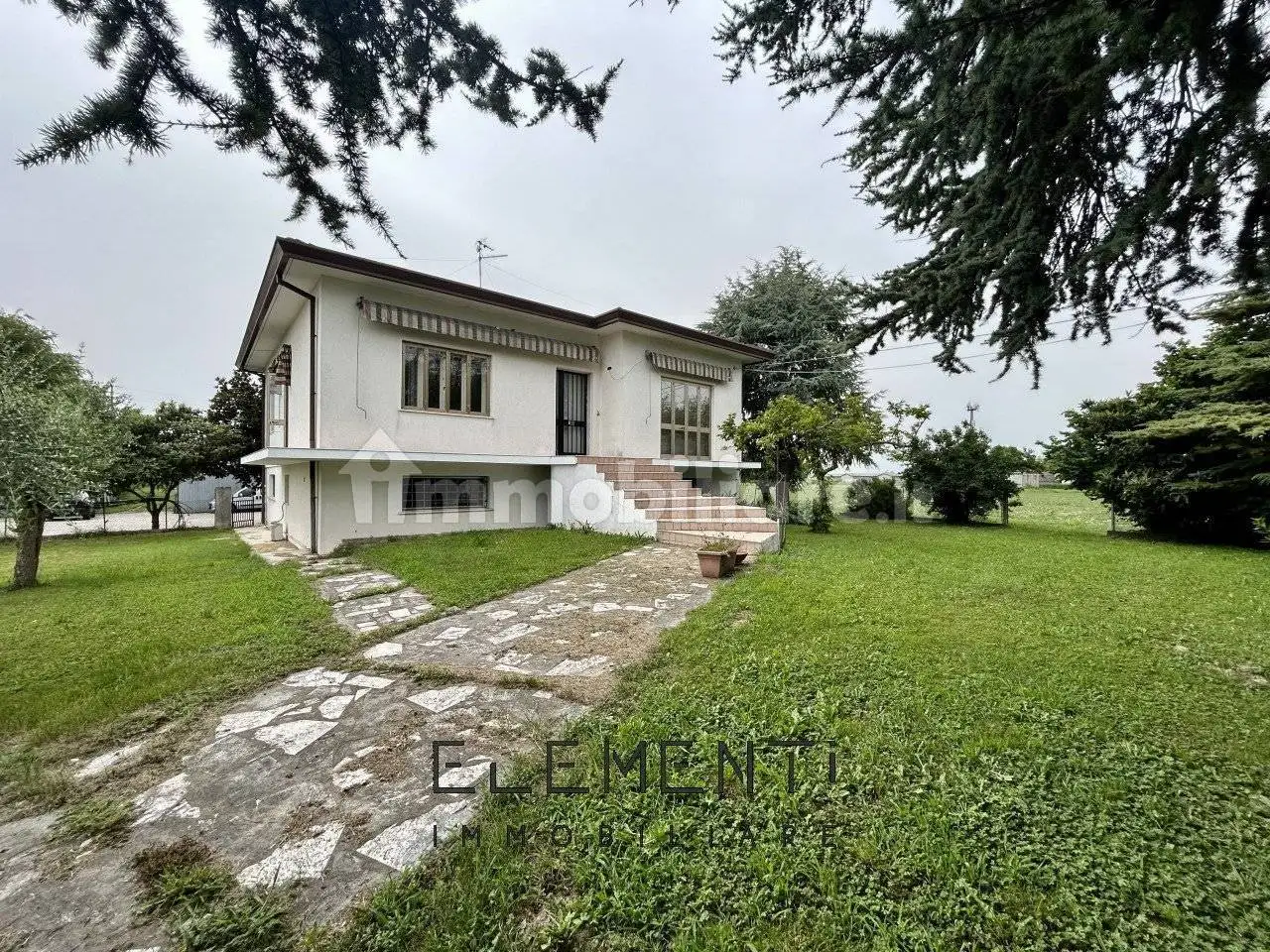 Casa indipendente in vendita a Terrazzo