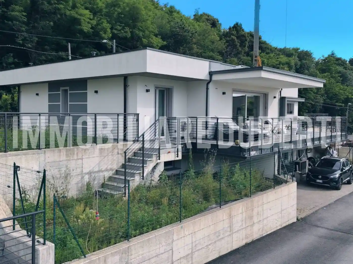 Villa in vendita a Gavirate