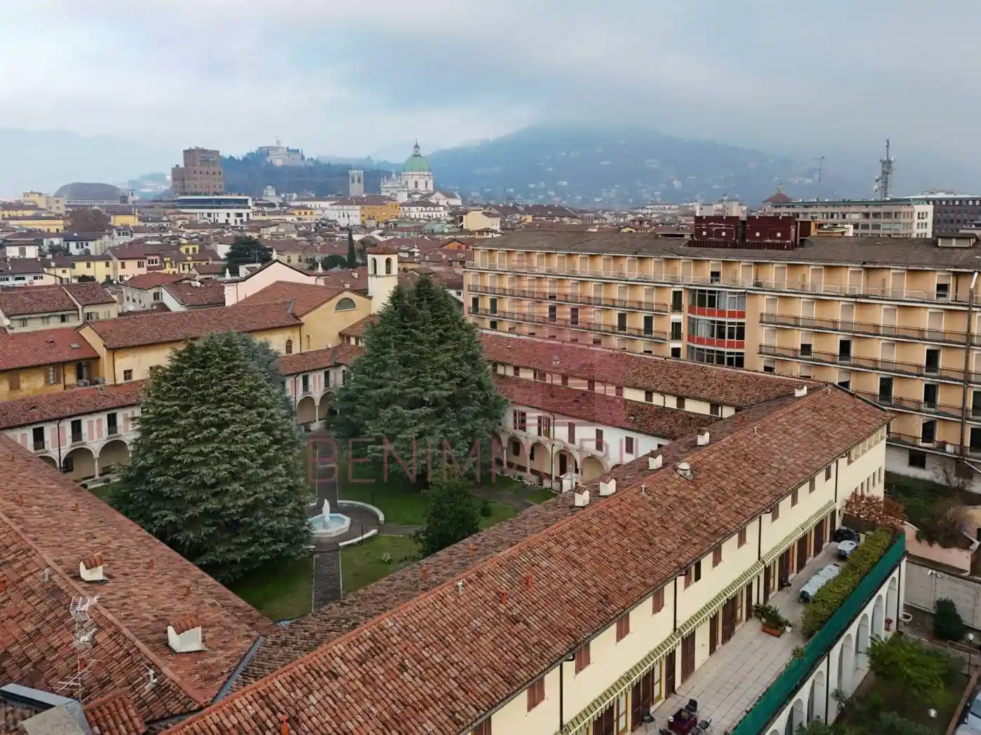 Casa indipendente in vendita a Brescia