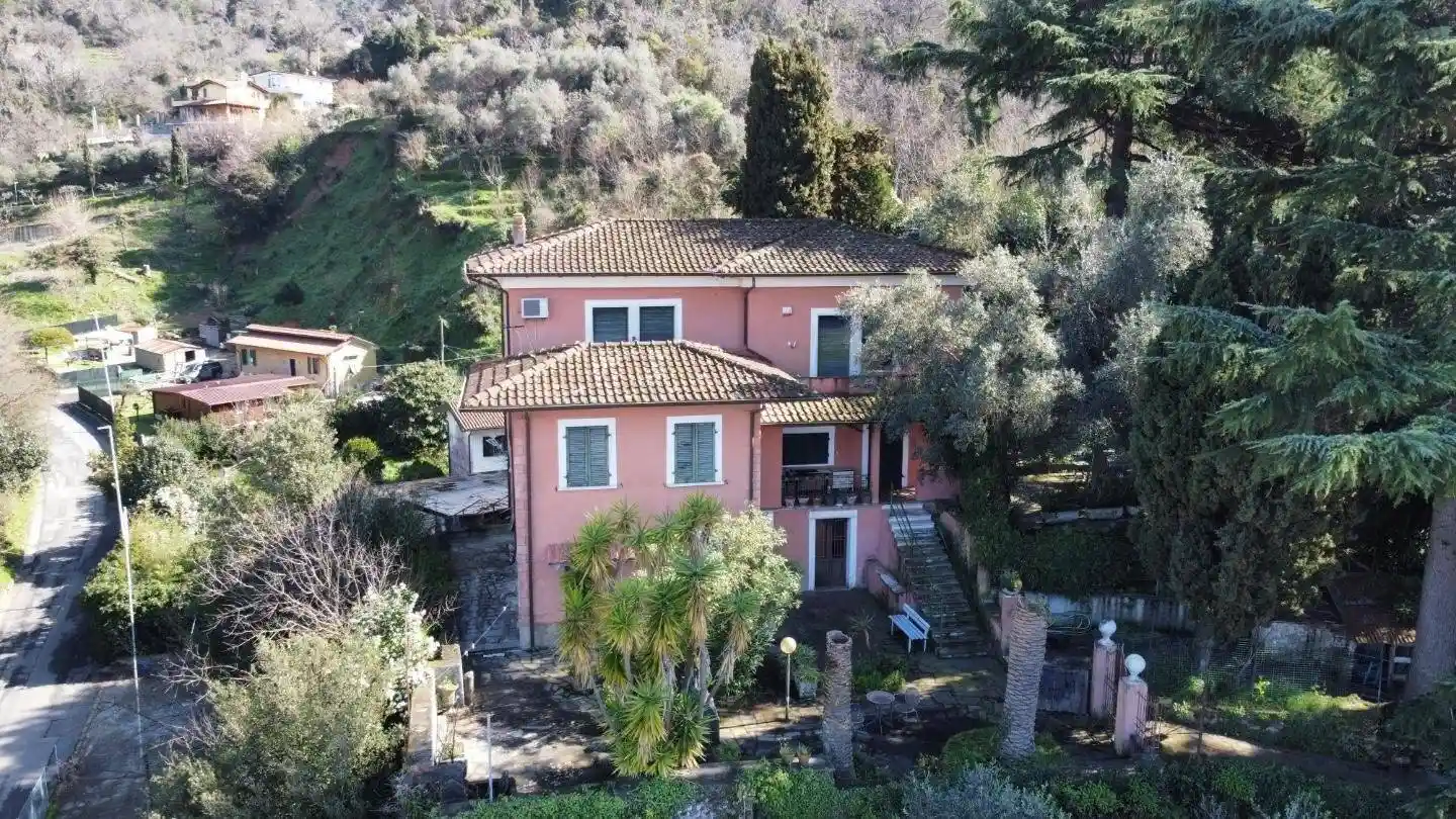 Villa in vendita a Massa