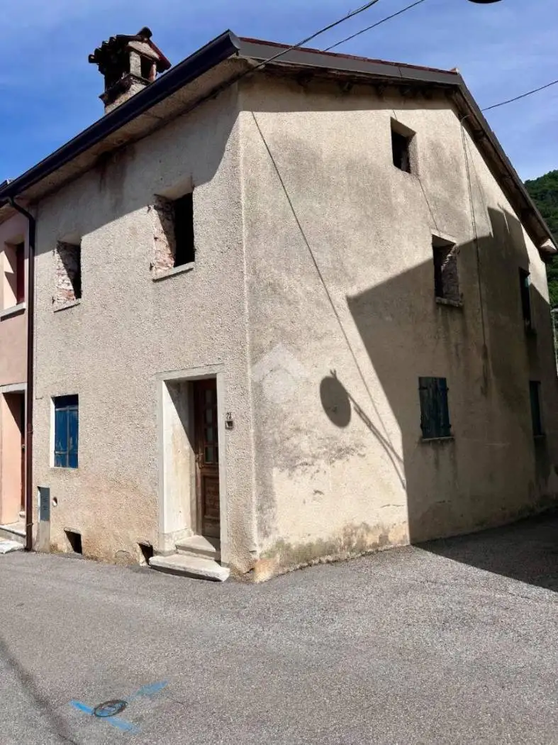 Casa indipendente in vendita a Pove del Grappa