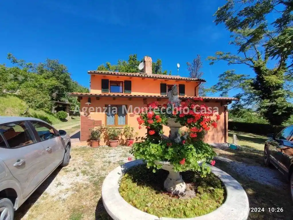 Casa indipendente in vendita a Pesaro