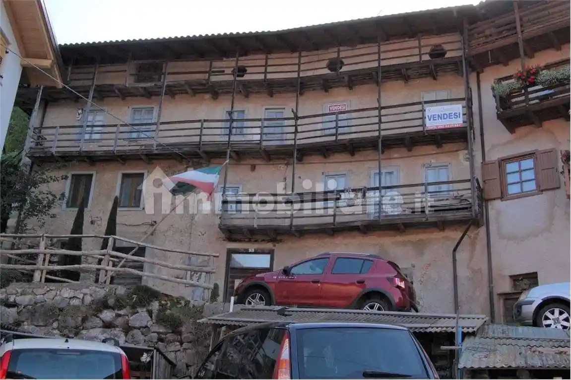 Casa indipendente in vendita a Vallarsa