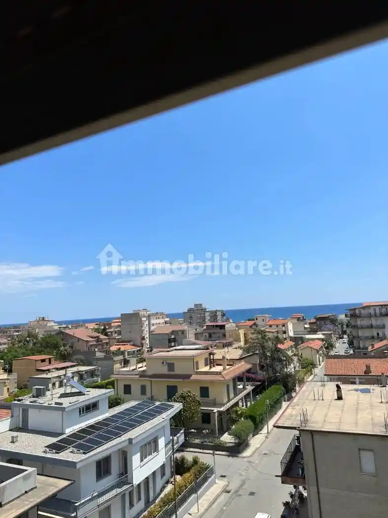 Palazzo - Edificio in affitto a Bianco