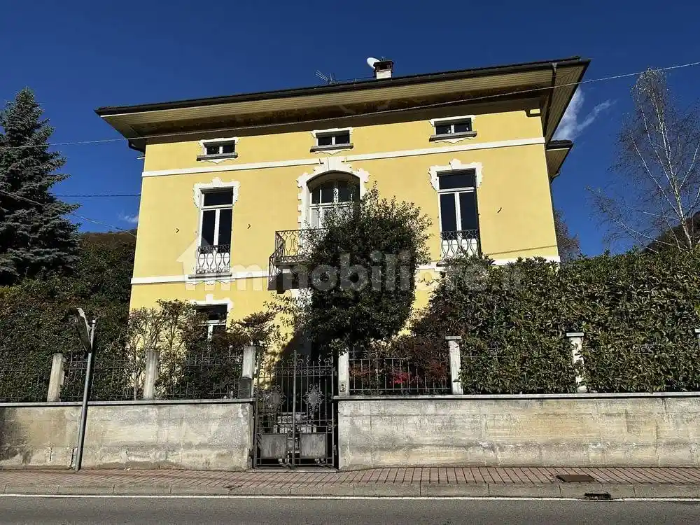 Villa in vendita a Varallo