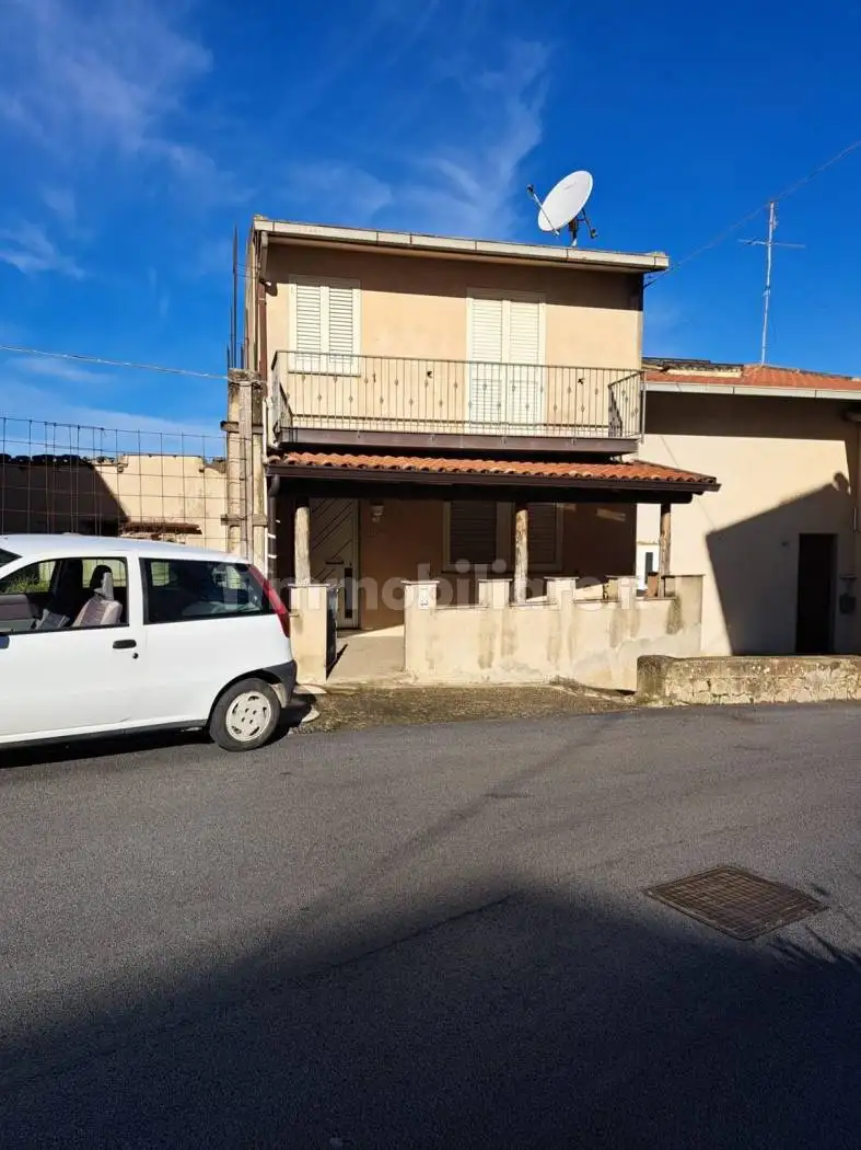 Casa indipendente in vendita a Montalbano Elicona